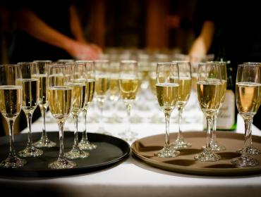 champagne glasses