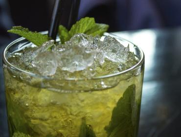 crushed ice glass
